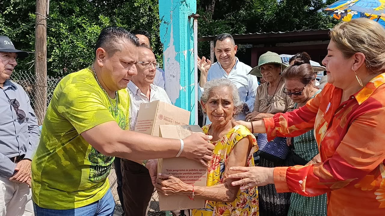 Pungarabato entrega apoyos alimentarios a Las Juntas de Chacamero para fortalecer el bienestar familiar